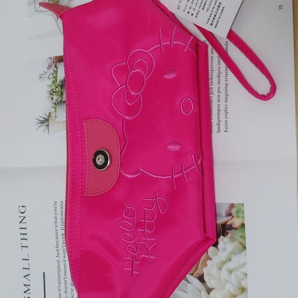 hello kitty cosmetic bag - Picture 1 of 3